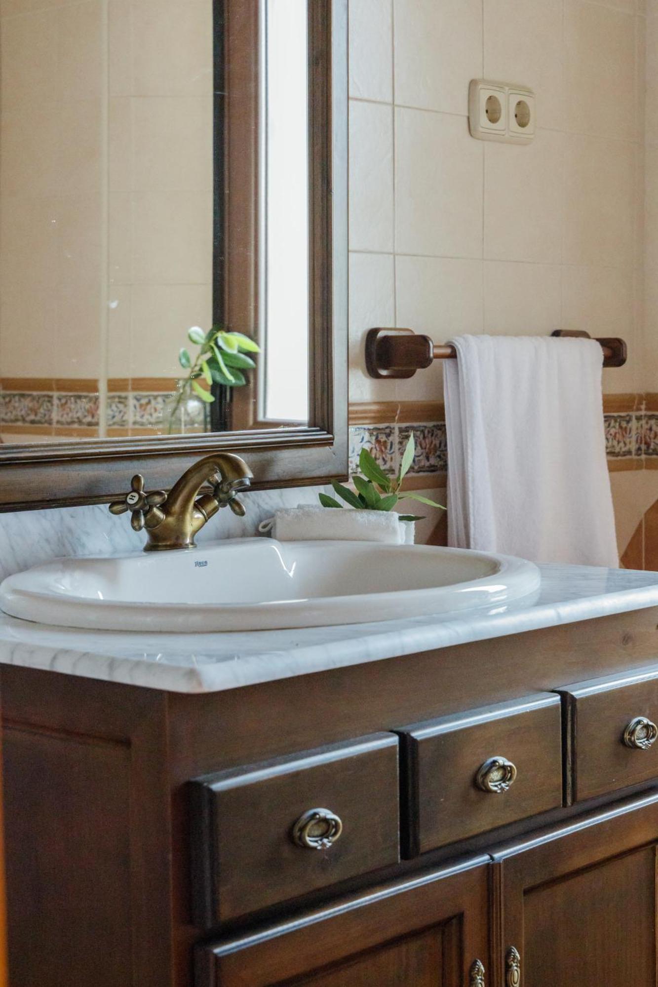 Casa Rural En Candeleda Con Piscina Y Un Maravilloso Jardin Eksteriør billede