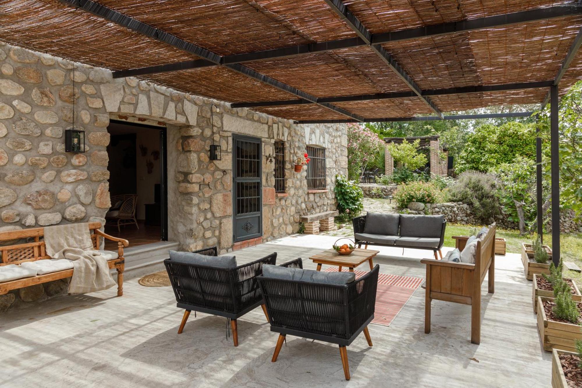 Casa Rural En Candeleda Con Piscina Y Un Maravilloso Jardin Eksteriør billede